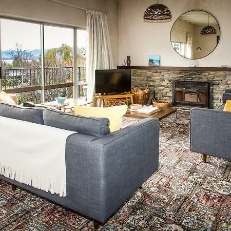 Villa Retro With A View Wanaka Esterno foto