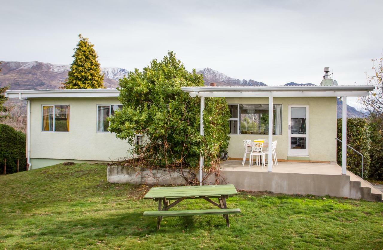 Villa Retro With A View Wanaka Esterno foto
